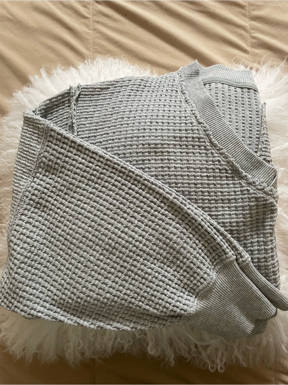 🩶🤍American Eagle Outfitters Sweater Size M ( really oversized) - Picture 2 of 12